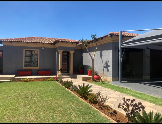 3 BEDROOM FREEHOLD FOR SALE IN BRAKPAN NORTH